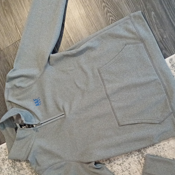 Abercrombie & Fitch A&F Active muscle half zip grey logo sweatshirt NWT XL - Picture 4 of 15